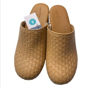 Universal Thread Tan Woven Mules NWT